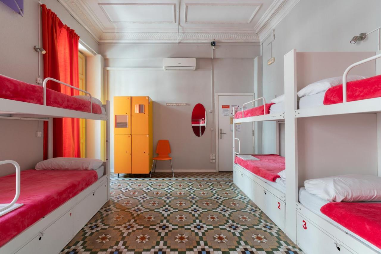 Red Nest * Valence
