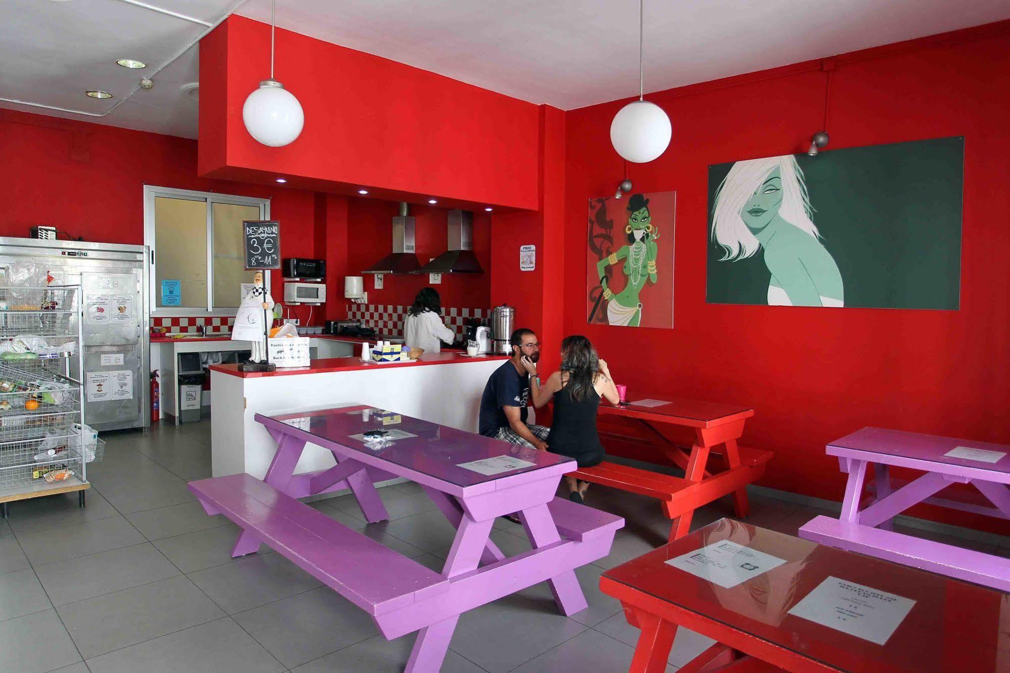 Red Nest * Valence